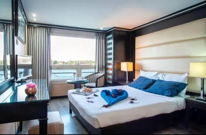 فندق Nile Cruises From Luxor To Aswan بوتيل