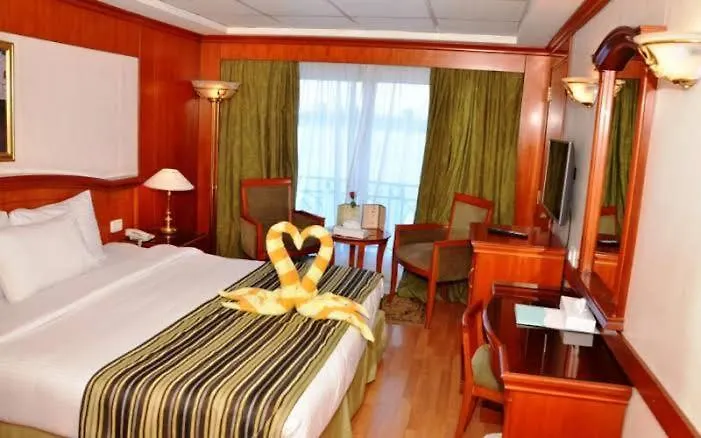 بوتيل فندق Nile Cruises From Luxor To Aswan
