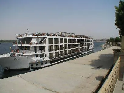 بوتيل فندق Nile Cruises From Luxor To Aswan مصر